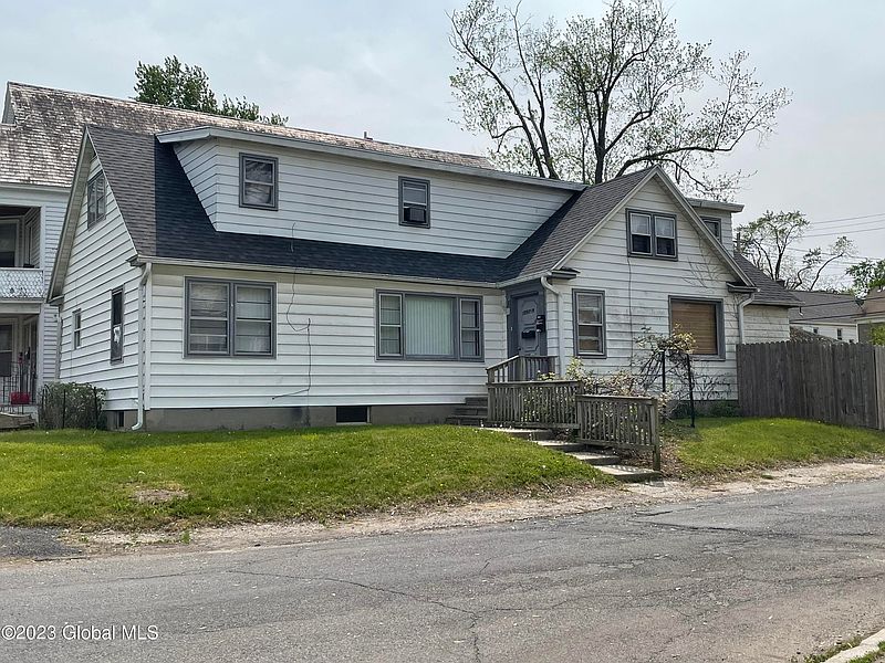 3rd image of 1297-1299 Parkwood Boulevard