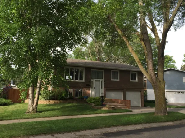 1620 Derdall Dr, Brookings, SD 57006