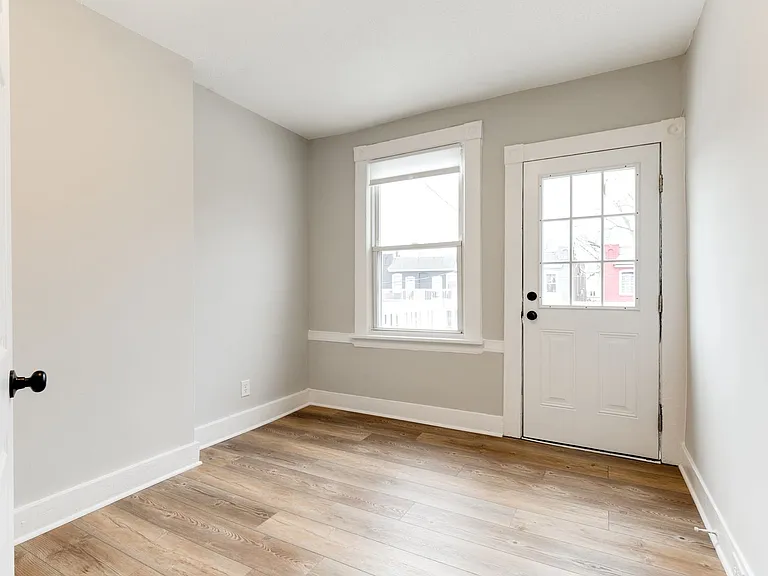 Great Renovated Two Bedroom Apt in the Heart of Church Hill — Photo 27