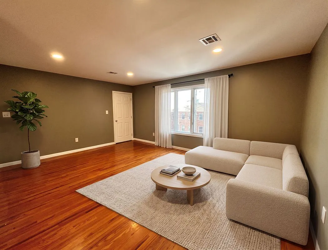 3 bed, 2.0 bath, 1400 sqft, $3,000 — Photo 1