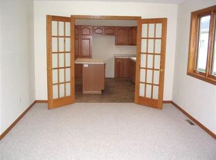 407 Crestwood Ct SE, East Grand Forks, MN 56721