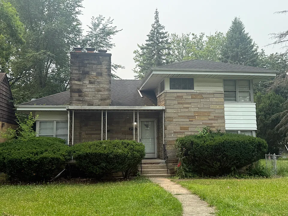 2906 Lincoln Way W