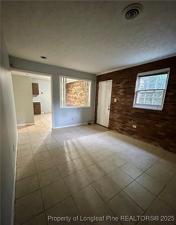 1 bed, 1.0 bath, 710 sqft, $875 — Photo 4