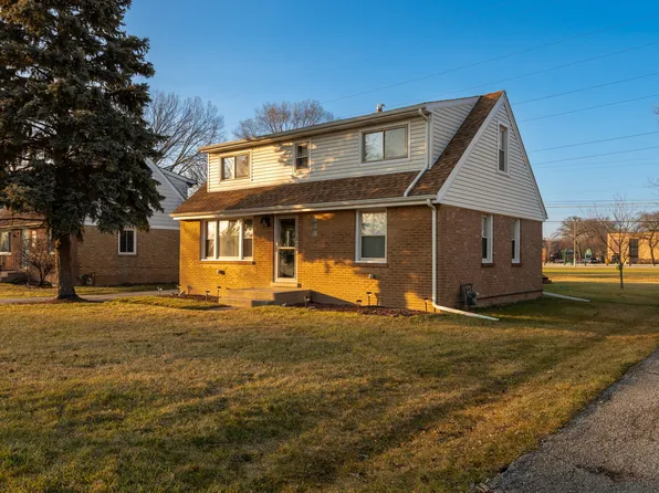 7748 Suburban Ln, Bridgeview, IL 60455