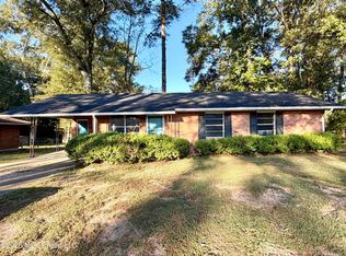 912 8th St, McComb, MS 39648