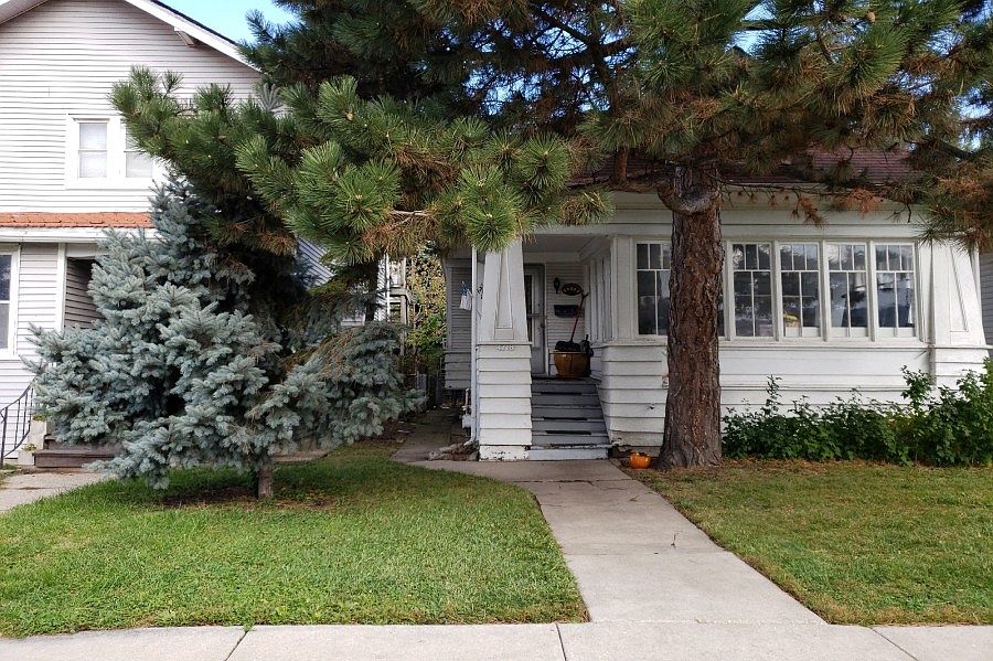 2nd image of 4718 W Belle Plaine Ave