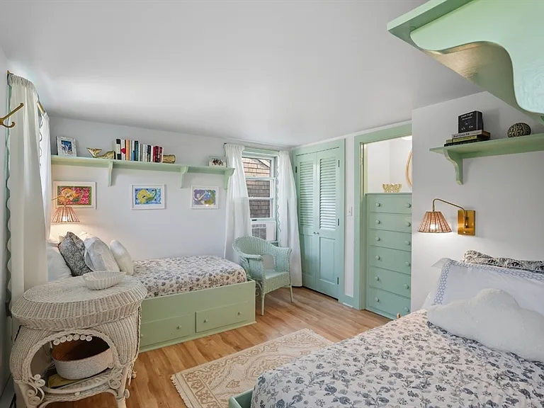 26 Tennessee Ave — Photo 11