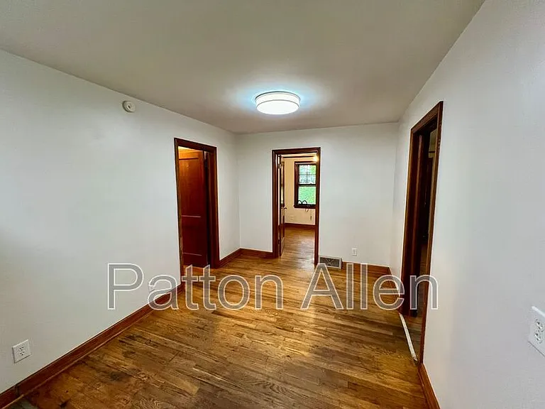 29 Evergreen Ave — Photo 8