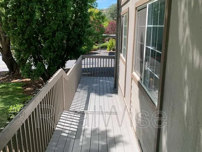 2141 NW North Hill Dr #B — Photo 1