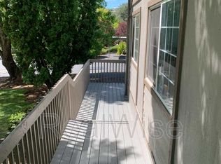 2141 NW North Hill Dr APT B, Grants Pass, OR 97526