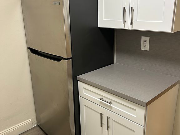 2nd image of 74 Arlo Rd APT 1A