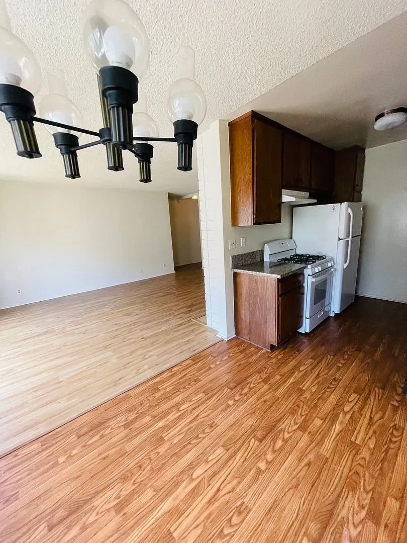 1732 Butler Ave. — Photo 2