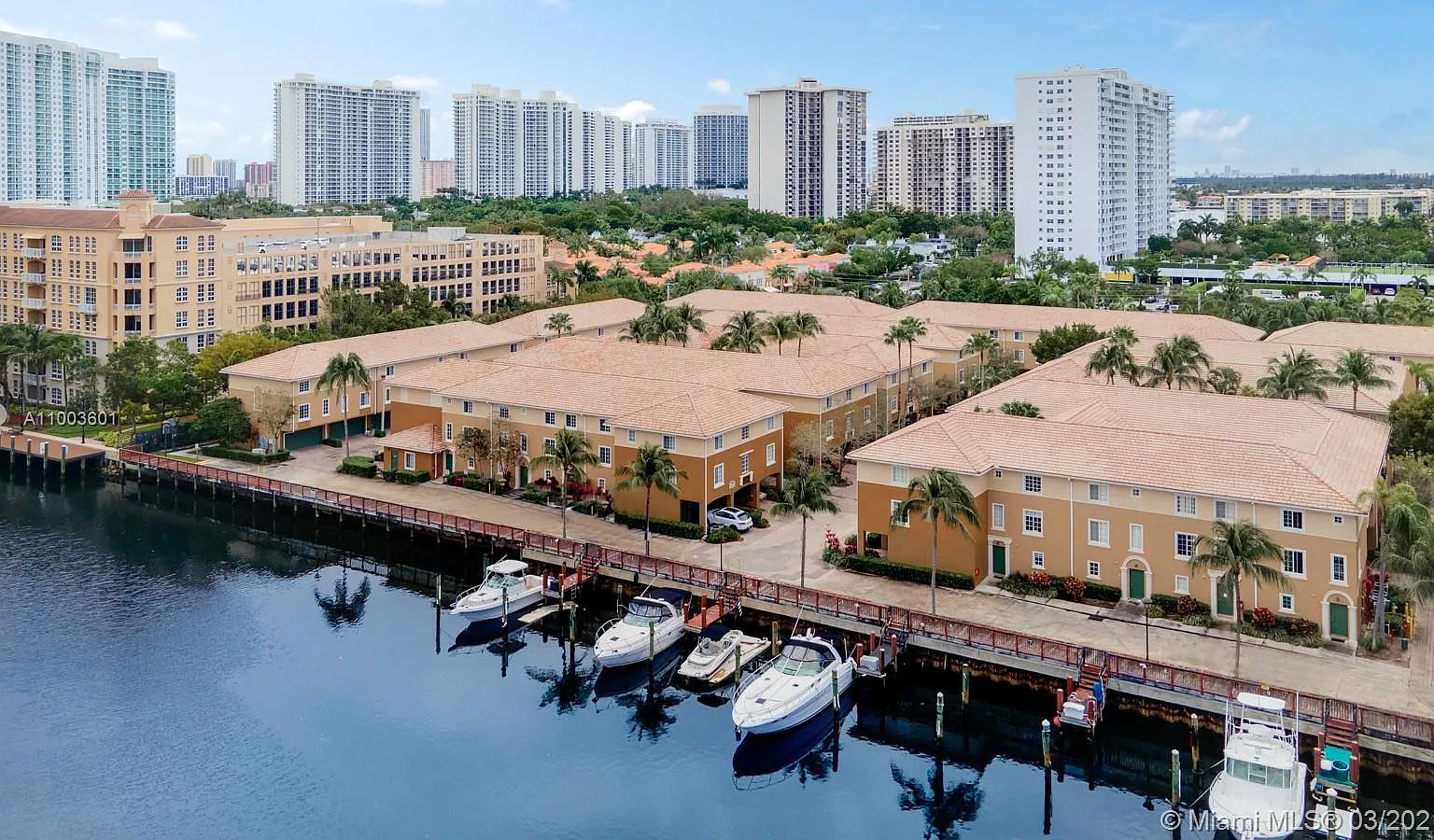 1 bed, 860 sqft, $2,200 — Photo 4