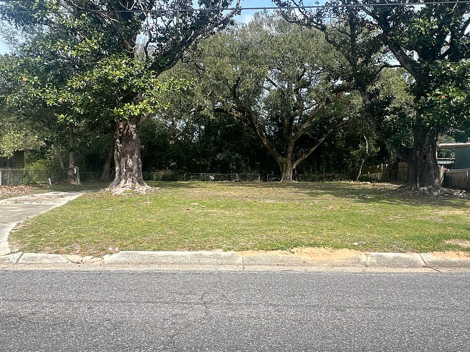 1st image of 229 Aquamarine Dr