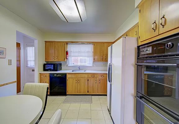 5th image of 73-34 244th St