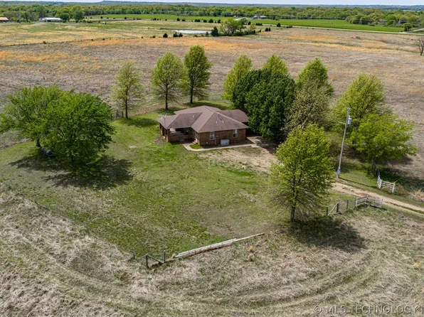 384045 E 1040th Rd, Okemah, OK 74859