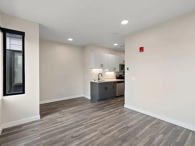 7631 E Lafayette St — Photo 39