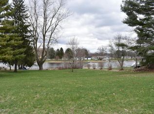 28 Joy Dr, Dowagiac, MI 49047