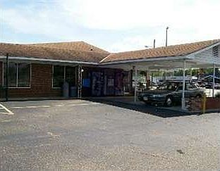 2nd image of 813 S Eufaula Ave