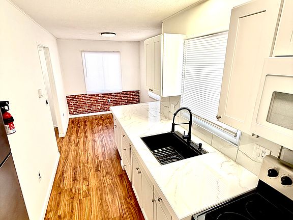 5th image of 34 Mountain Dr Unit 101