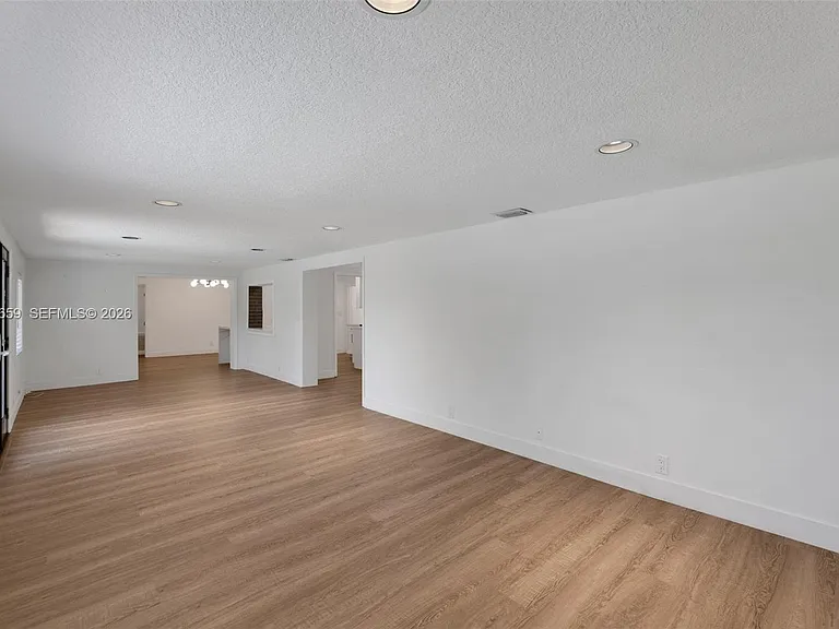 6341 NE 22nd Ave — Photo 21