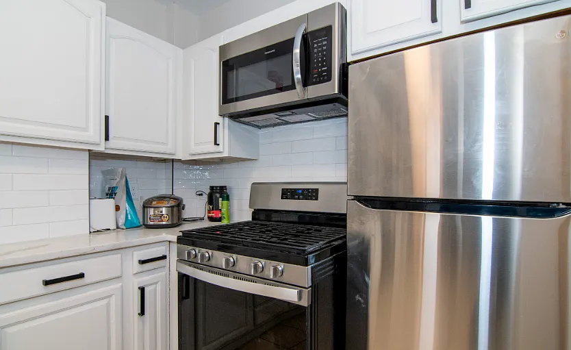 4 bed, 1500 sqft, $7,800 — Photo 2
