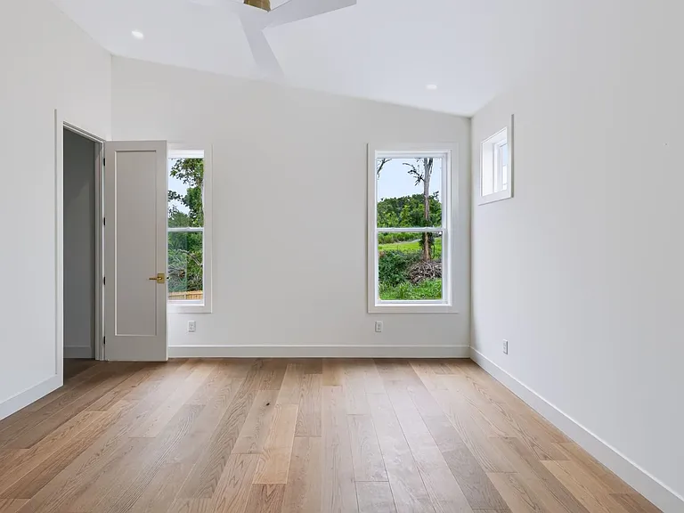 2113 Herman St — Photo 23