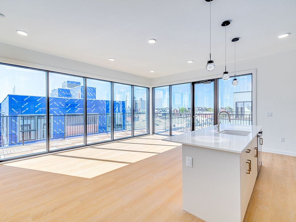 1st image of 1833 N Hope St #208