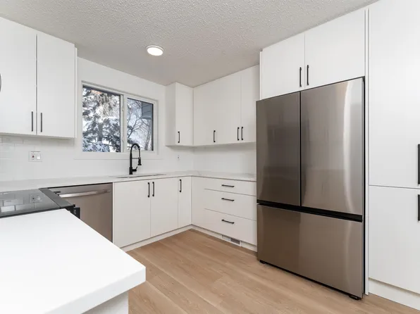 3108 142nd Ave NW, Edmonton, AB T5Y 1H2