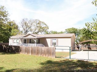 710 W Randolph St, Madill, OK 73446