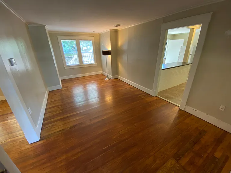 1725 Faxon Ave — Photo 9