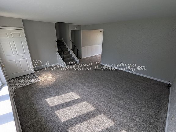 3rd image of 608 Grantwood Ave