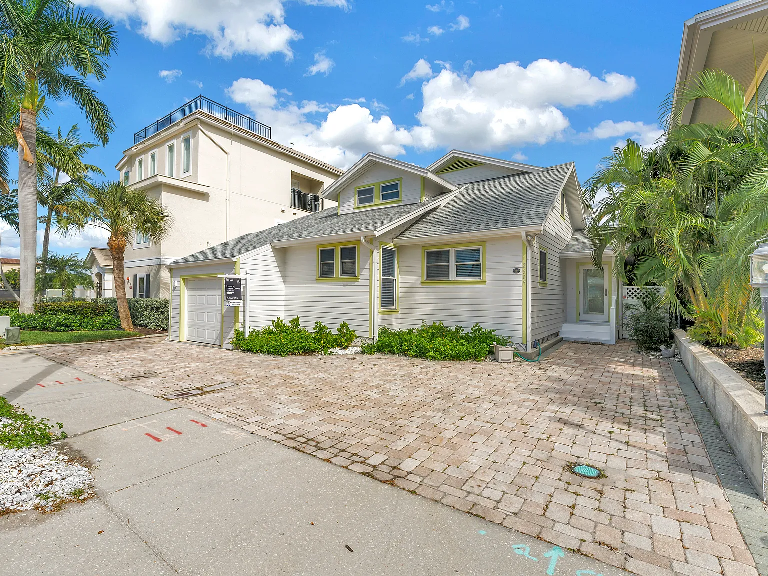 2605 Pass A Grille Way — Photo 3