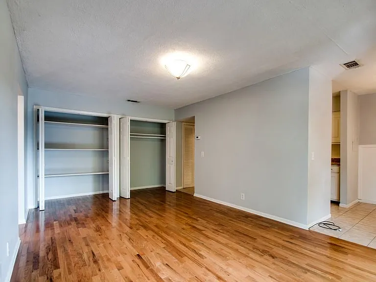 515 Basswood Ave #K104 — Photo 17