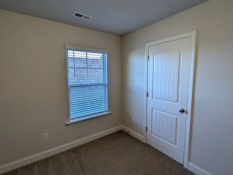 244 Abercorn Dr — Photo 7