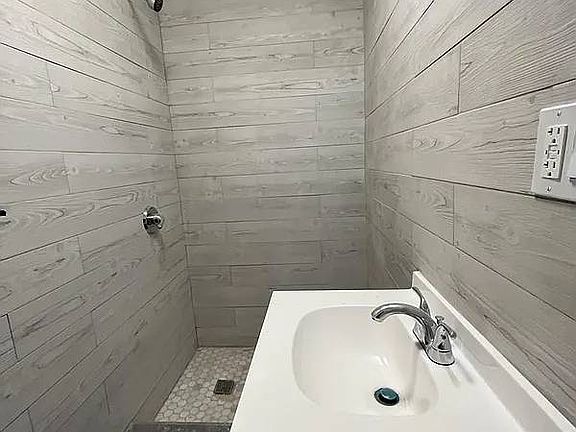 4th image of 1715 Nostrand Ave #2A