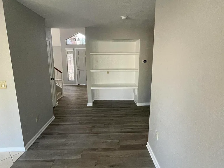 456 E Silver Creek Rd — Photo 8