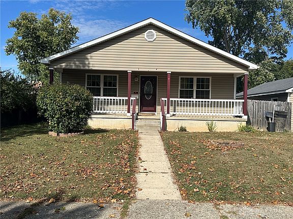 3rd image of 2105 Coronette Ave