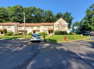 1207 Timber Oaks Rd, Edison, NJ 08820