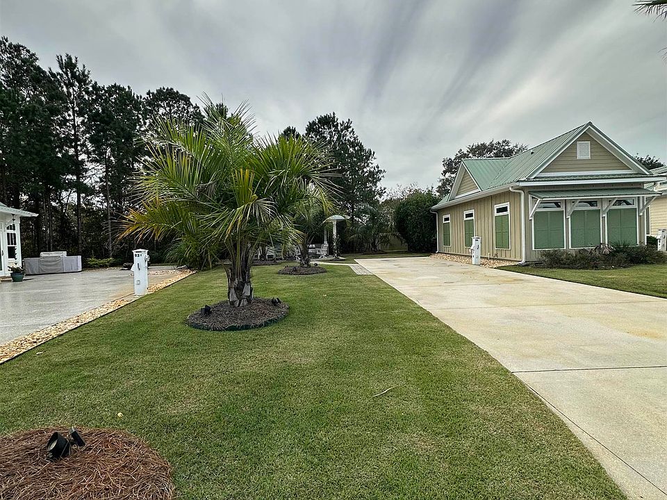 2nd image of 11889 Gateway Dr