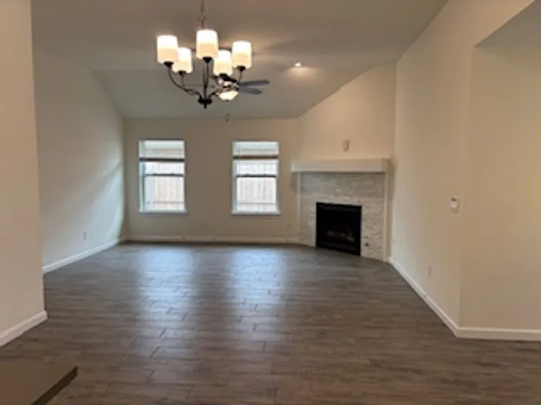 18104 Austin Ct — Photo 9