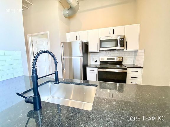 3rd image of 320 W 7th St #404