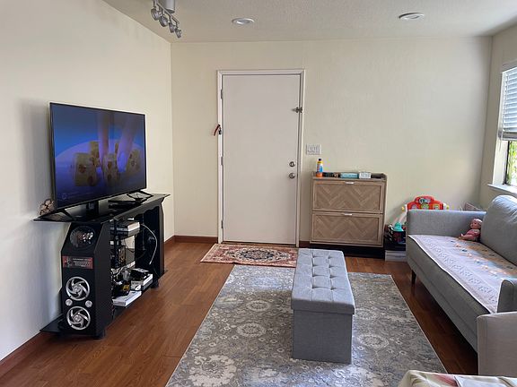 To estimate the size, the area rug is 5'X7' feet.