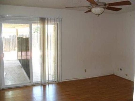 4th image of 9816 Bexley Dr