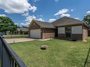307 W 5th St, Kennedale, TX 76060