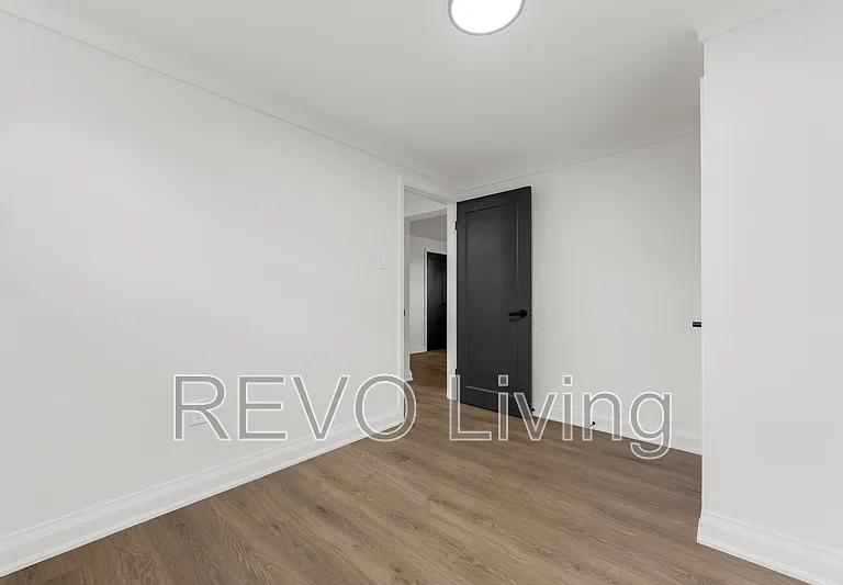 6911 Barker St #6 — Photo 10