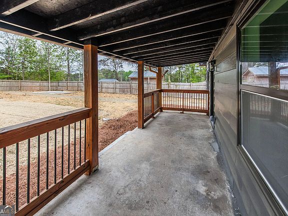 3rd image of 520 Pate Dr