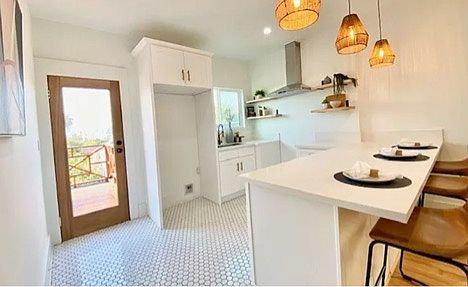 Kitchen (fridge and stove are provided)