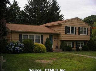 6 Pleasant Dr, Niantic, CT 06357