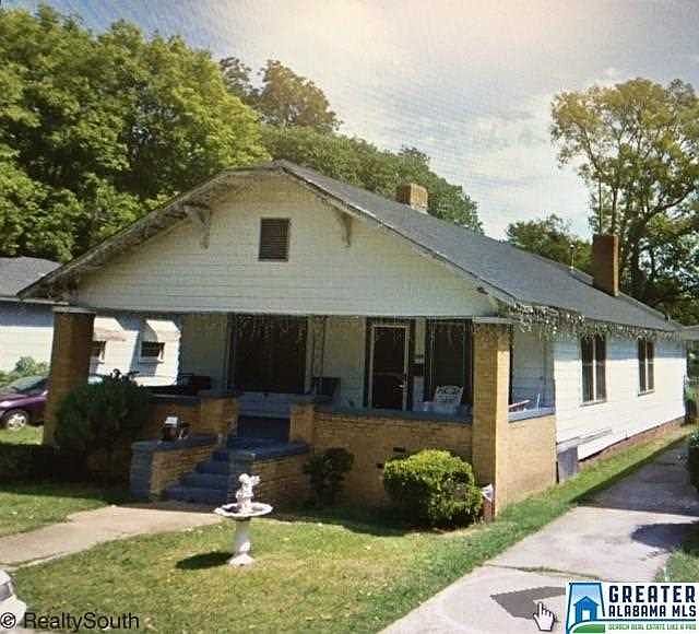 2nd image of 909 27th St SW